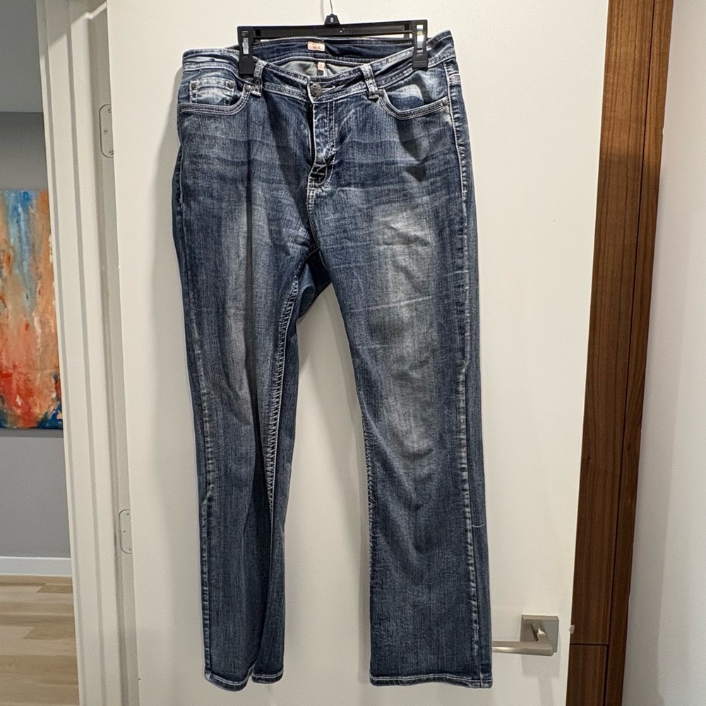 Women’s Reba Boot Cut Mid Rise Jeans Sz 14 W Decorative Stitching On Pockets